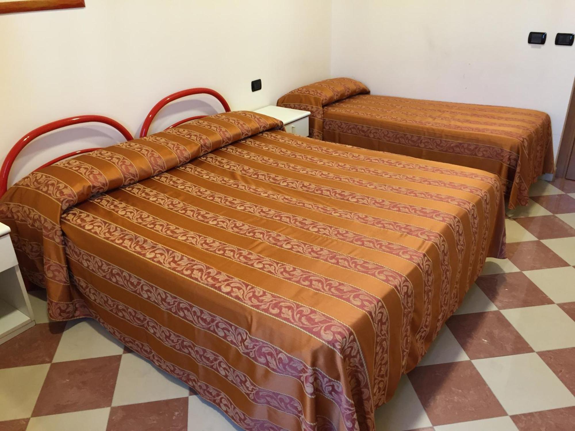 Hotel Fiorella Senigallia Cameră foto